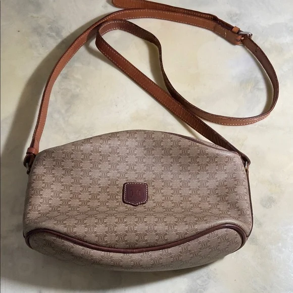 Vintage Celine Macadam coated canvas and leather Crossbody Bag 10” x 7” - Picture 8 of 16